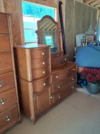 Beautiful Wood bedroom set