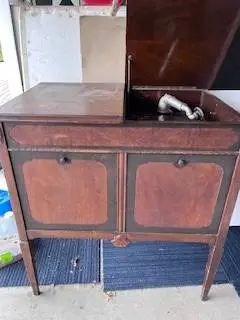 Antique Phonograph Record Player