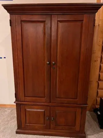 HAMILTON HERITAGE SOLID WOOD TV CABINET/WARDROBE