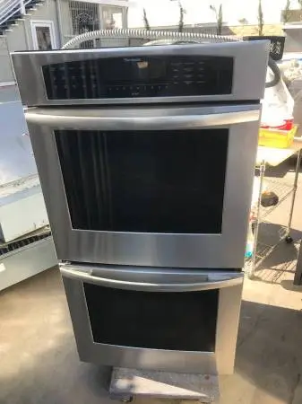 PARTS   27  Thermador  electric Double oven, 220 volt, PARTS