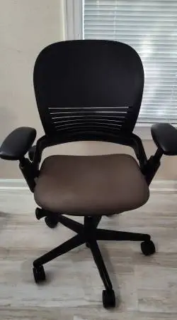 OFFICE CHAIR STEELCASE LEAP V1