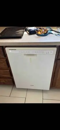 Whirlpool Dishwasher Has Been Tested Works Great In Good Condition its guarante