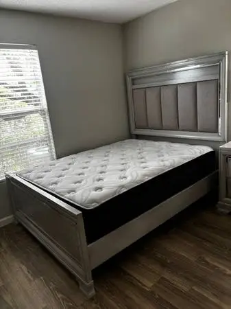 Queen bedroom set