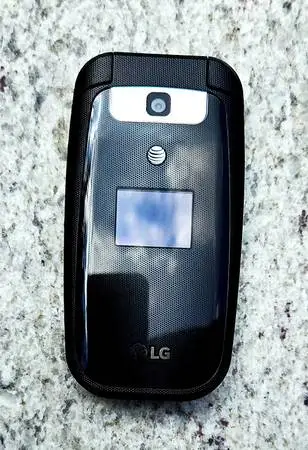 LG Flip Phone – Mint Condition $40