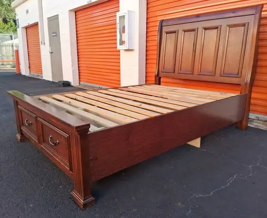 Queen size bedroom frame with drawers