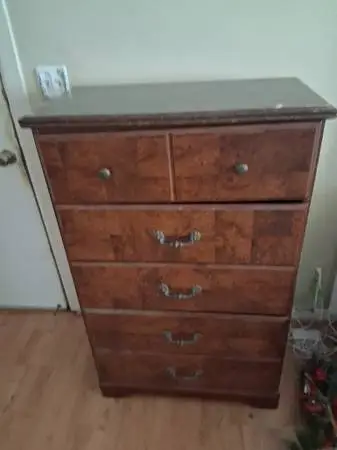 Wooden 5-Drawer Dresser