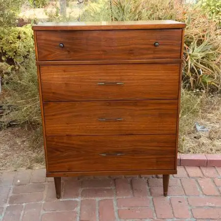 Excellent 31”x17”x42” c1960 MCM walnut Harmony House 4dr Dresser NICE!