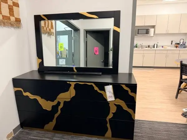 Mercer41 Toronto Rankin 6-Drawer Black Gold Dresser With Mirror