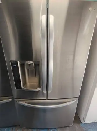 Refrigerator LG