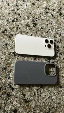 Iphone 15 pro 256gb unlocked with apple case