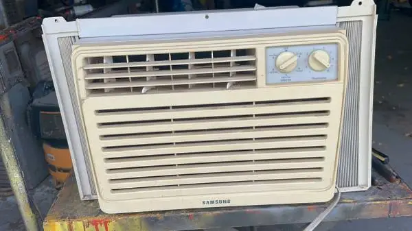115 Volt 6,100 BTU Window Air Conditioner