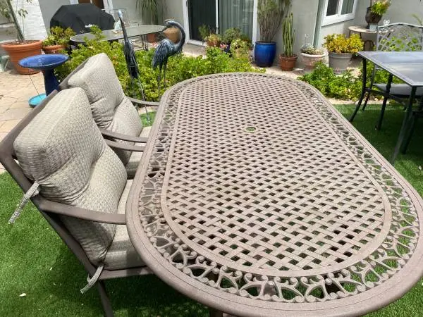 Patio beautiful table and 4 chairs with cushions set