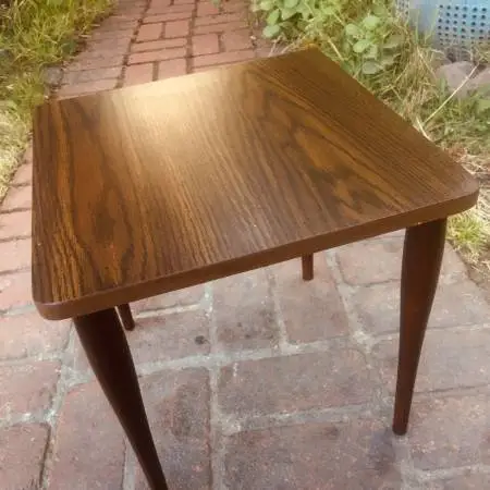 Small 1960s Mid Century Modern sim walnut Accent/bedside Table