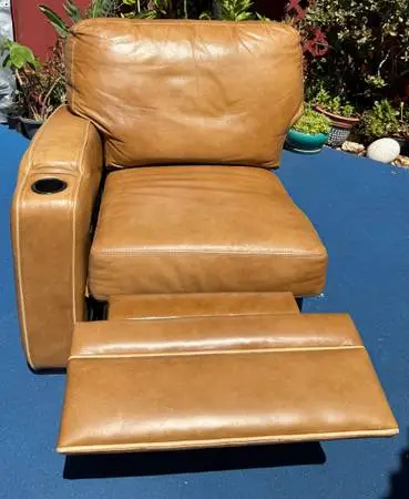Leather Master Chair with Leg Rest Tan Used