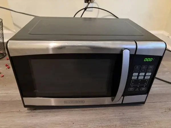 MICROWAVE OVEN BLACK & DECKER