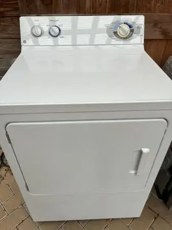 GE Large Capacity Electric Dryer White