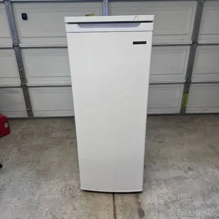 New Upright 7cft manual defrost steady temp Freezer