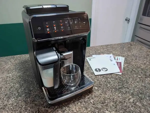 Philips 3300 Series Fully Automatic Espresso Machine with LatteGo