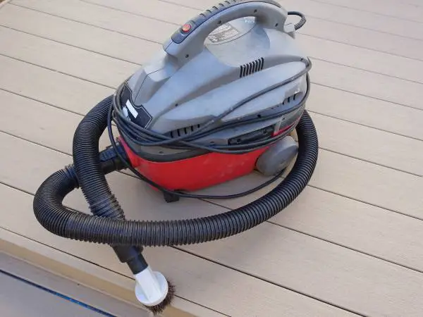 Craftsman shop vacuum cleaner 5 HP and 5 Gallon dry / wet