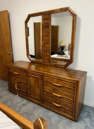 More Bedroom Set (s) at Creative Bargains