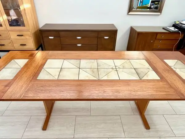 Classy Expanding Dining Table & Stone Center