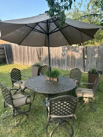 Nassau 7 Pc Cast Aluminum Dining Set w/ 48 Inch Round Series 30 Table & Swivel R