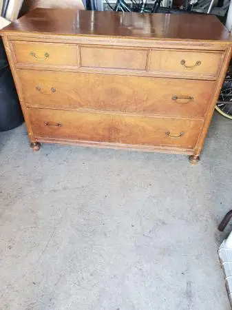 Dresser