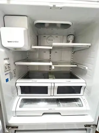 Samsung Refrig ice/water at door
