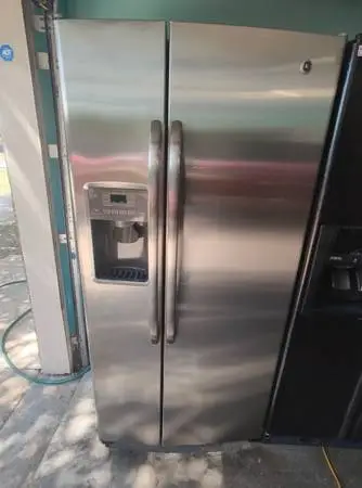 Refrigerator GE