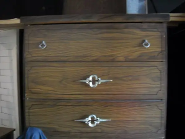 Dresser and chest of drawers