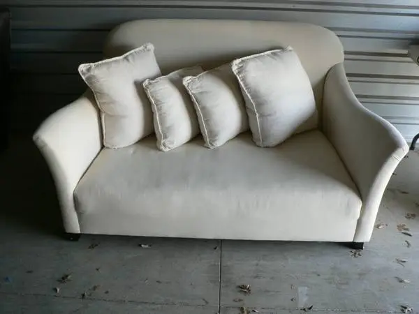 Verellen White Sofa, 4 Pillows , Cover