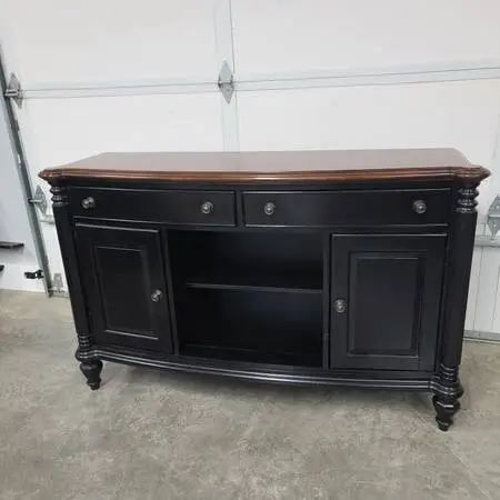 Beautiful Cabinet/Buffet