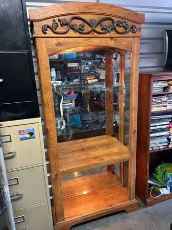 HUTCH DISPLAY CASE - Wood & Glass , lighted & mirror High Quality