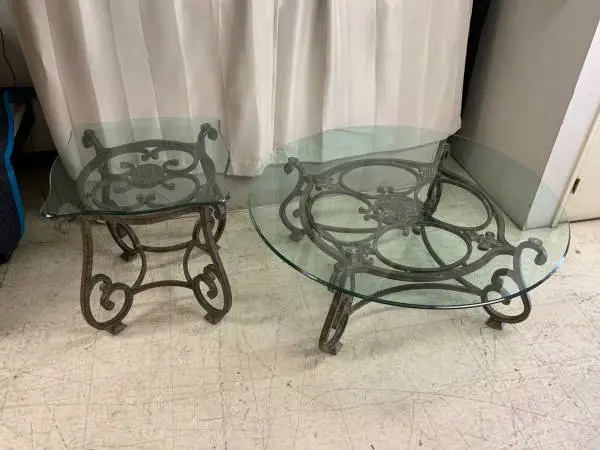 Thomasville coffee and end  table set