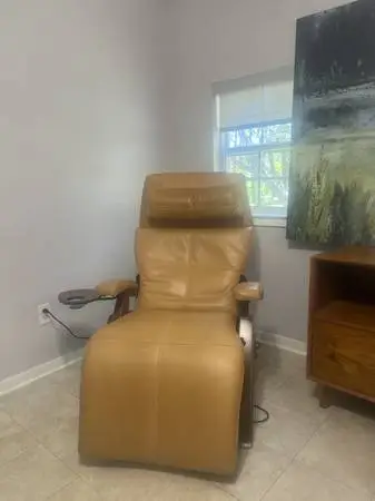 Perfect Chair Human Touch Omni-Motion Zero Gravity Recliner Chair