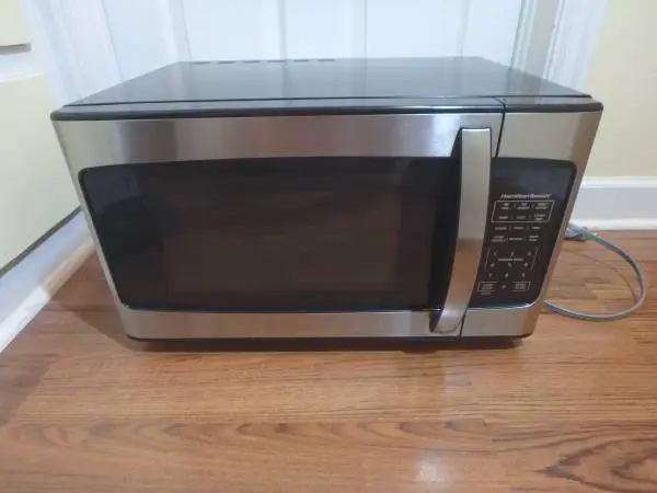 Microwave - Hamilton Beach, Black; Delivery Possible