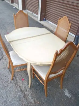 THOMASVILLE DINING TABLE W 4 CHAIRS