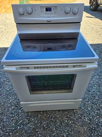Kitchen appliances and Washer/Dryer