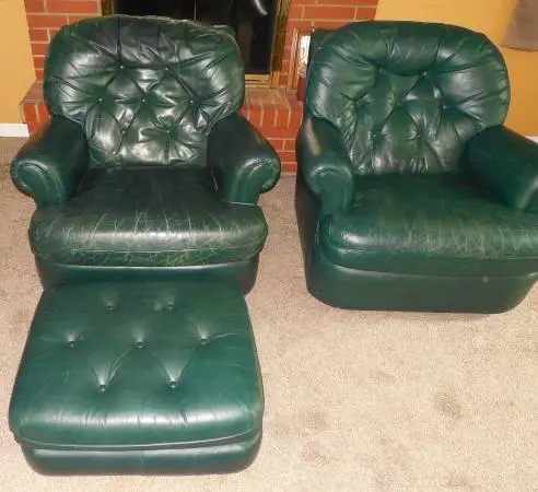 2 Leather easy chairs w/ 1 ottoman - comfyortable - leather chair