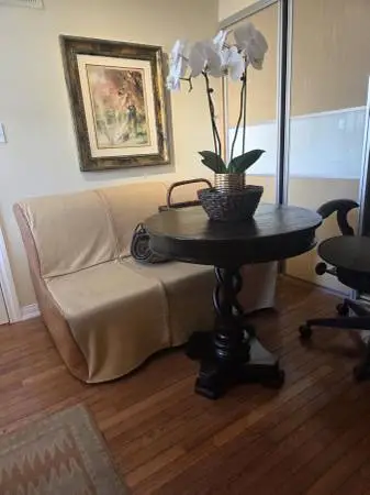 Table (unique, stylish, )