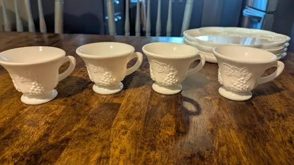 Vintage MCM Indiana Milk Glass Snack Set - Harvest Grape (Set of 4)