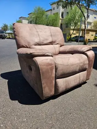 XL GLIDER RECLINER CHAIR BY ASHLEY FURNITURE