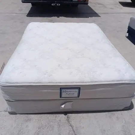 Sealy queen mattress and box spring