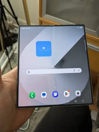Flawless Sim Unlocked Samsung galaxy Z Fold 6 256gb