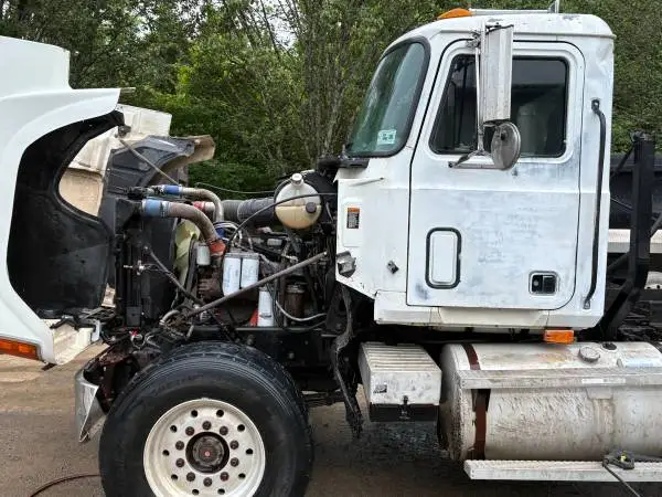 1998 Mack Dump Truck