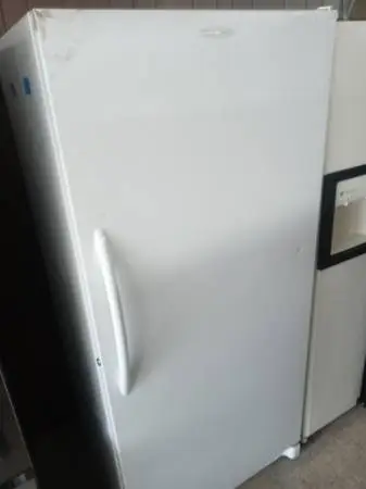 ★Frigidaire white upright freezer