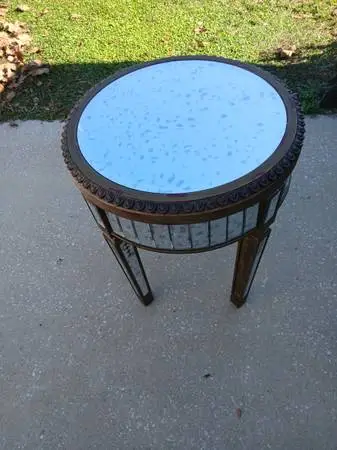 Round Table