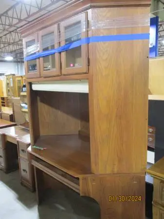 Desk w hutch  #3094