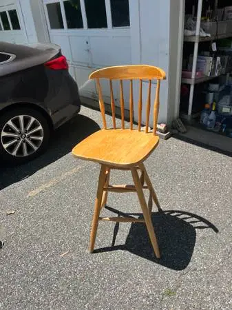Rotating Hi-Chair / Bar Stool