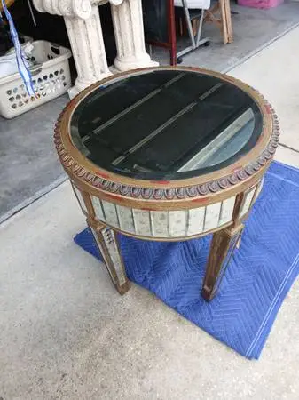 Round Table